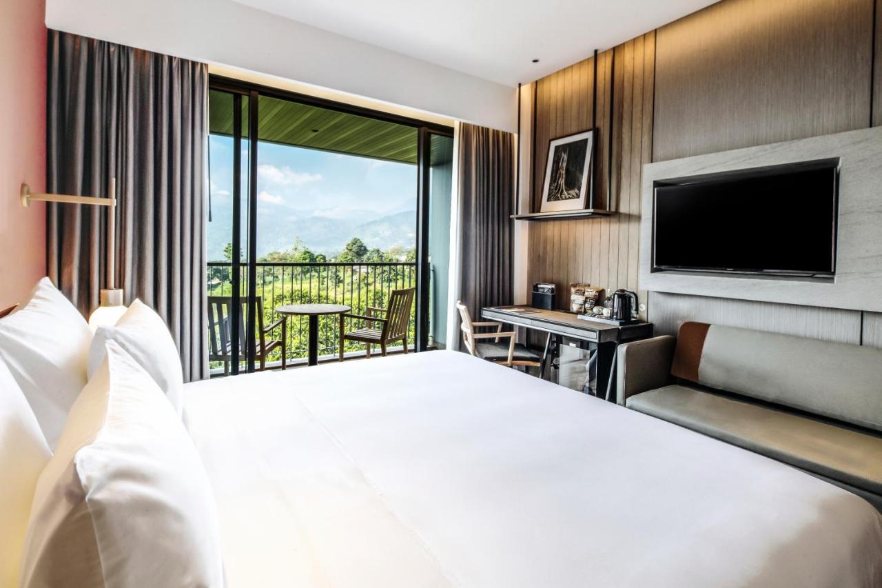 The Botanica Sanctuary Hotel Puncak Exterior photo Deluxe Room