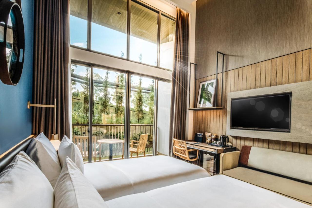 The Botanica Sanctuary Hotel Puncak Exterior photo Deluxe Room