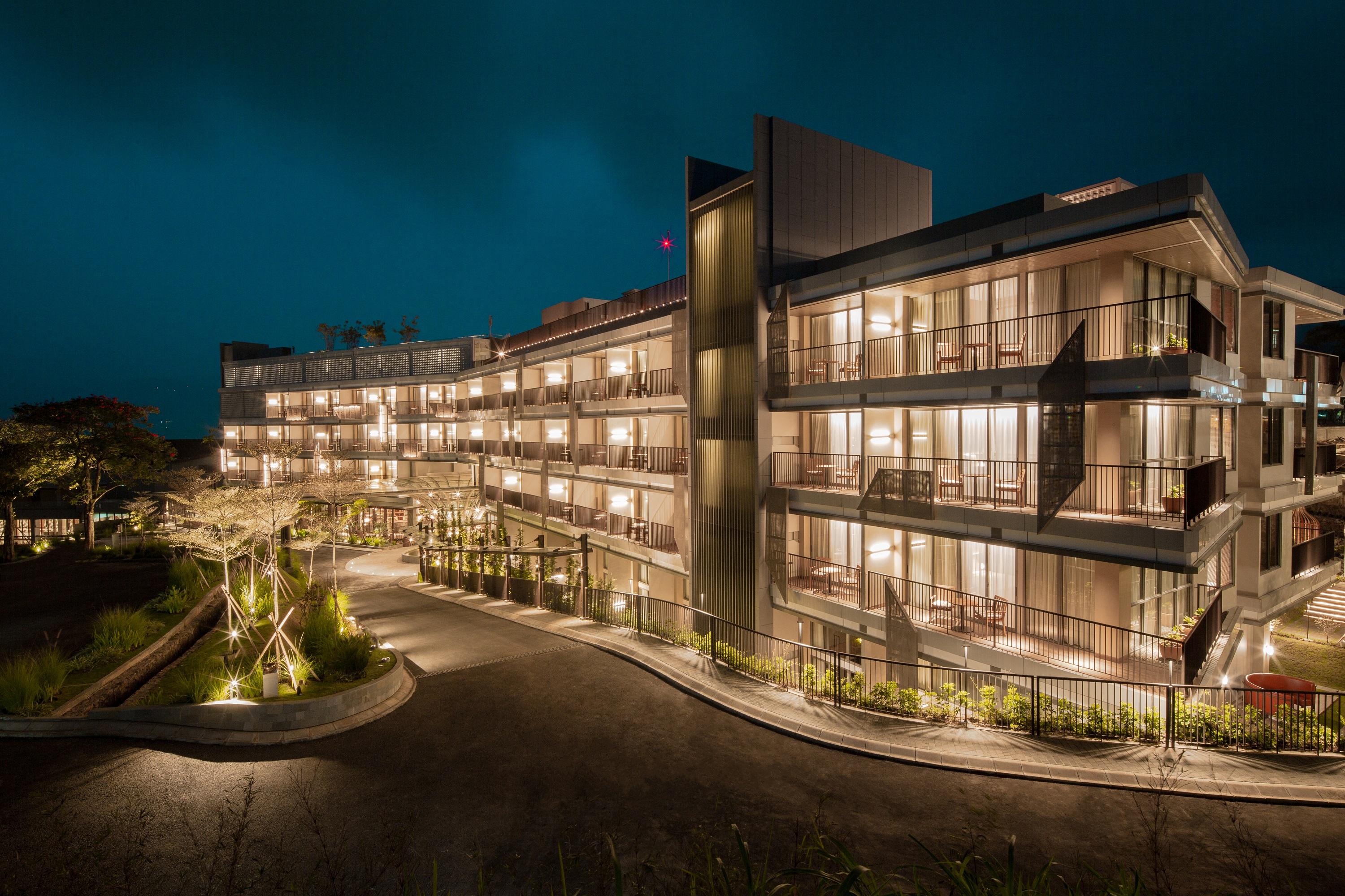 The Botanica Sanctuary Hotel Puncak Exterior photo The hotel at night
